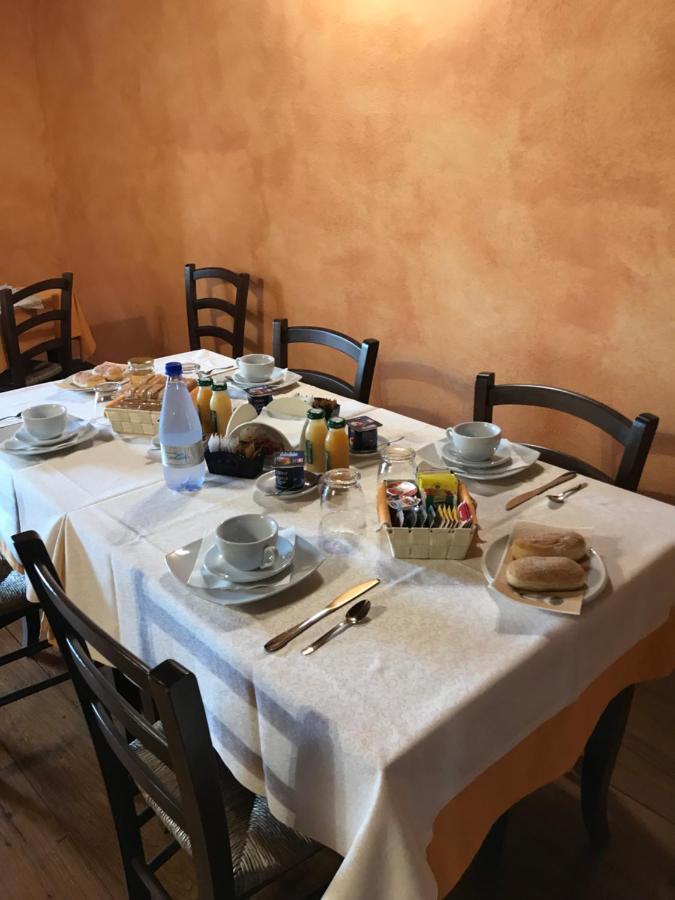 B&B Linu Ruiu Santu Lussurgiu Buitenkant foto