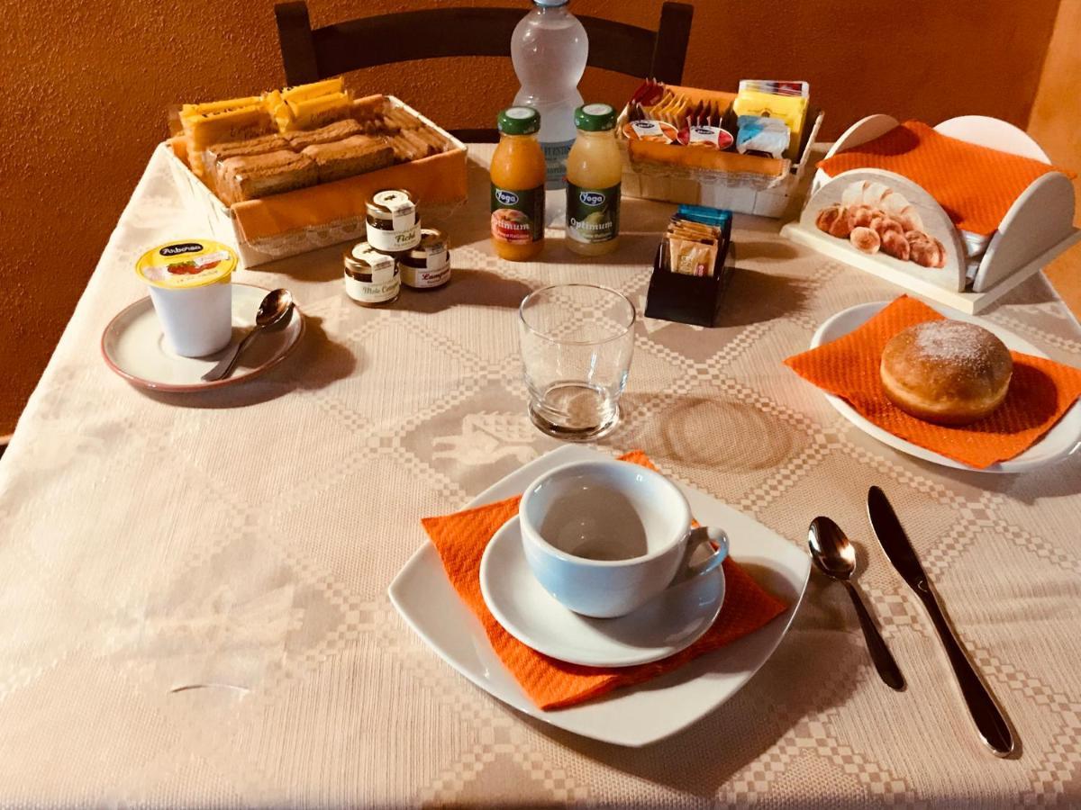 B&B Linu Ruiu Santu Lussurgiu Buitenkant foto